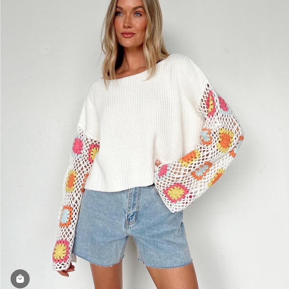 Vestique white long sleeve with colorful flower crochet sleeves size large